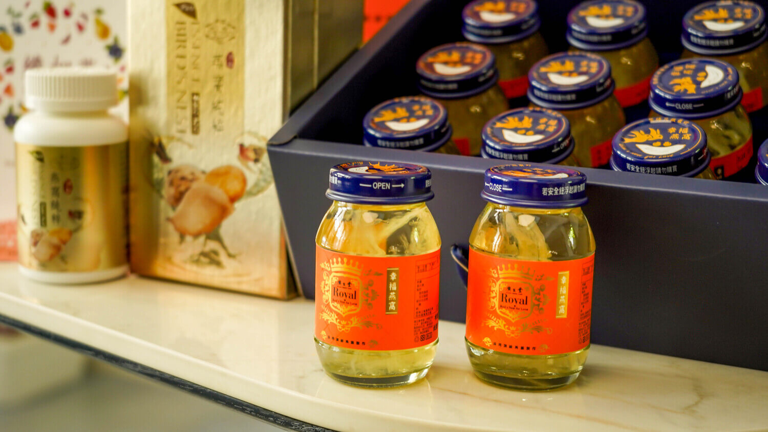 《廣生堂》君燕幸福燕窩飲能看見瓶內站立的盞絲