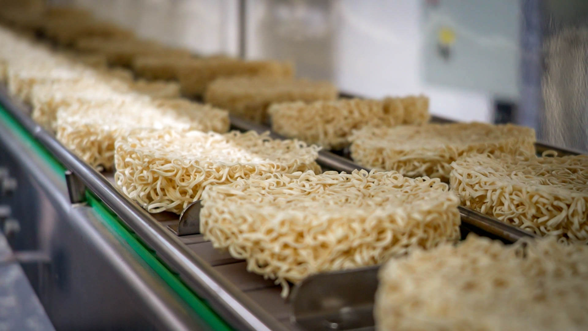 《三風製麵》的製麵工廠